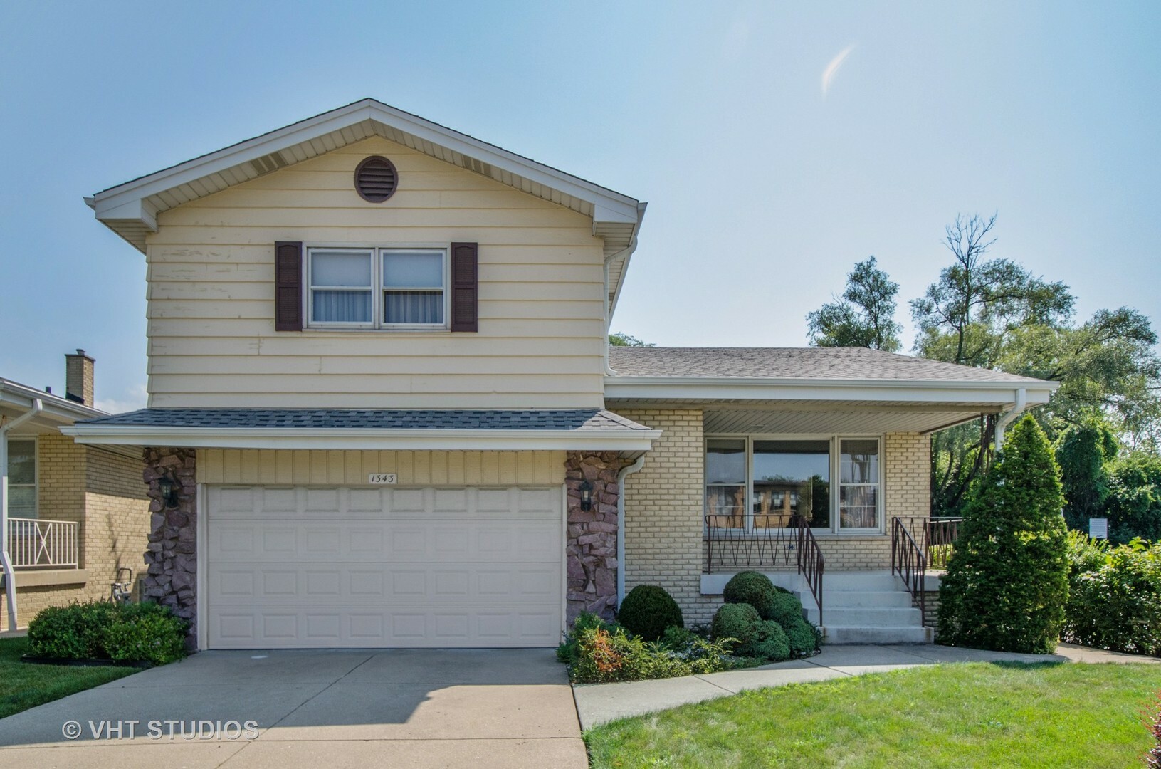 Property Photo: 1343 South Cumberland Avenue IL 60068