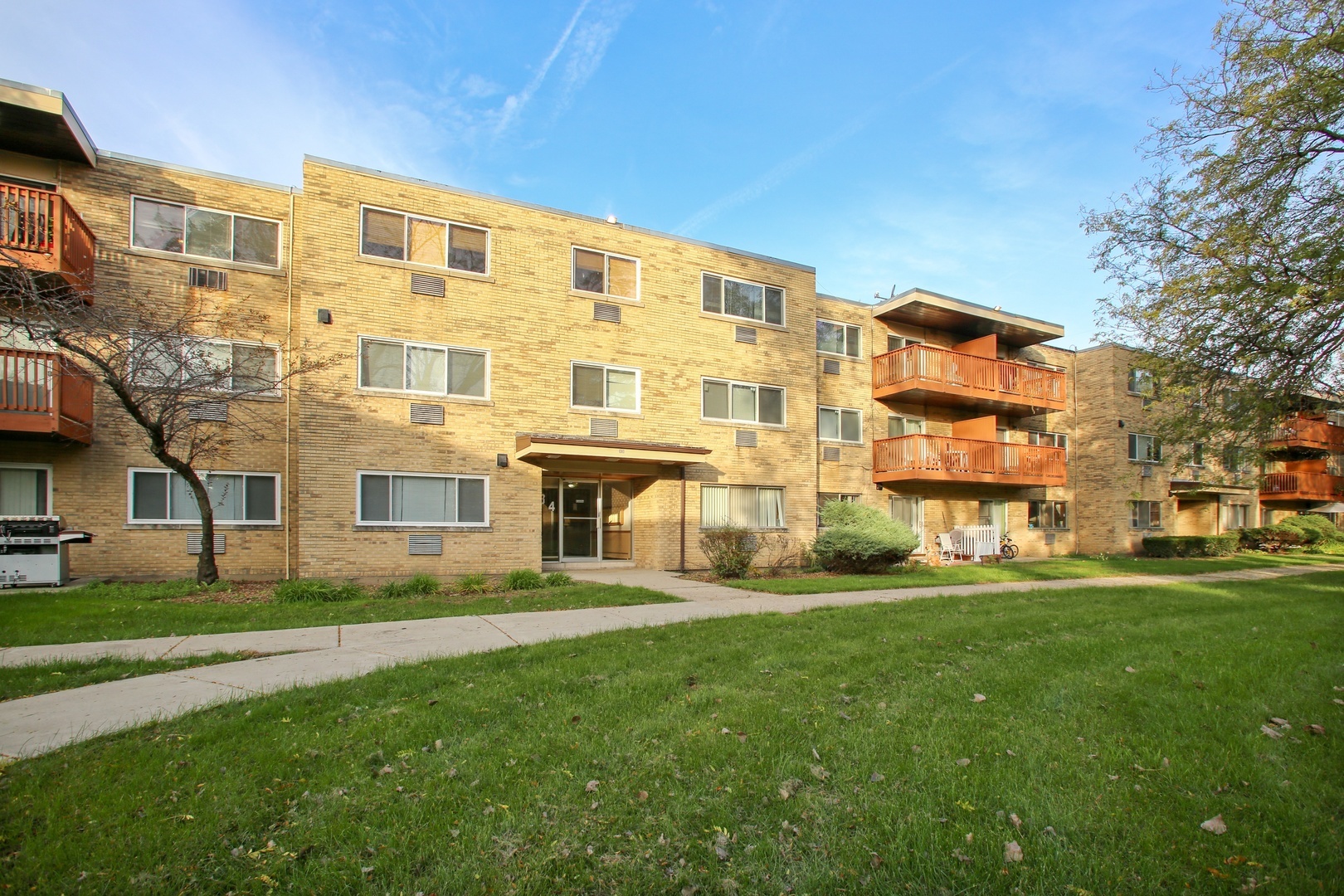 Property Photo: 734 West Dempster Avenue Ag5 IL 60056