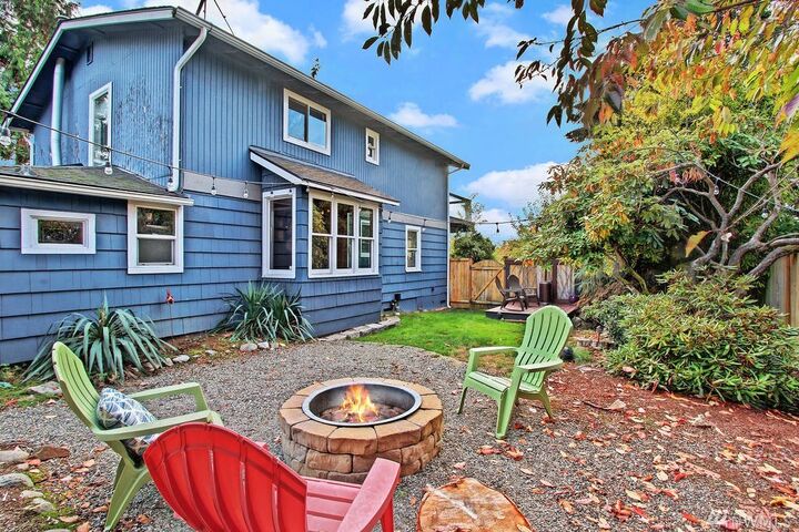 Property Photo:  6020 111th Ave NE  WA 98033 