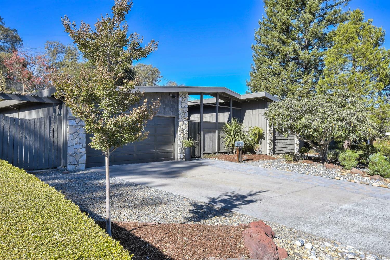 Property Photo:  40 San Gregorio Court  CA 94947 