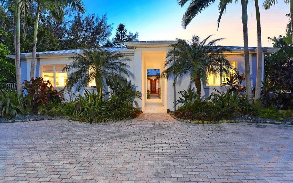 Property Photo: 6061 Gulf Of Mexico Drive FL 34228