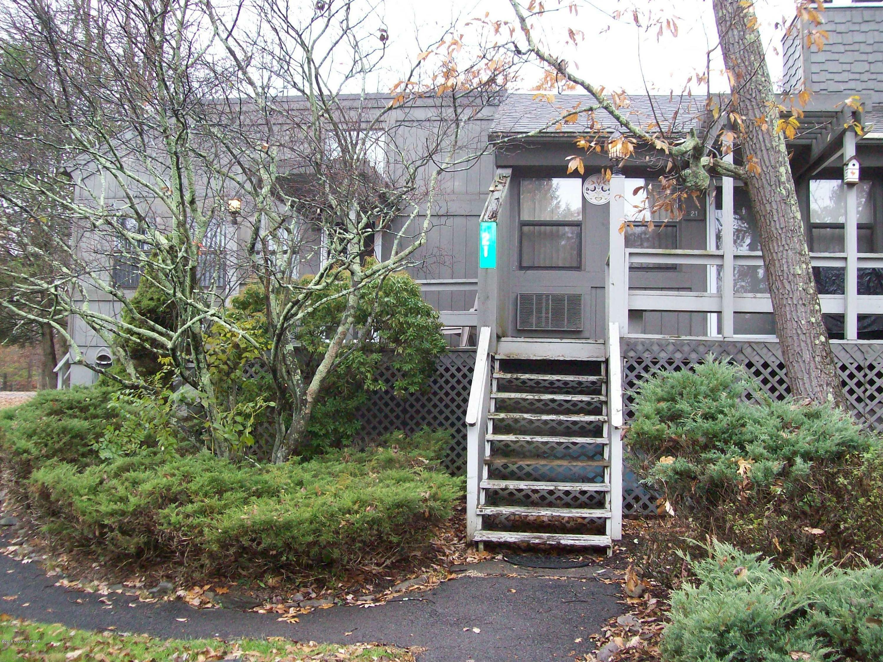 Property Photo:  125 Condor Drive Unit 21  PA 18371 