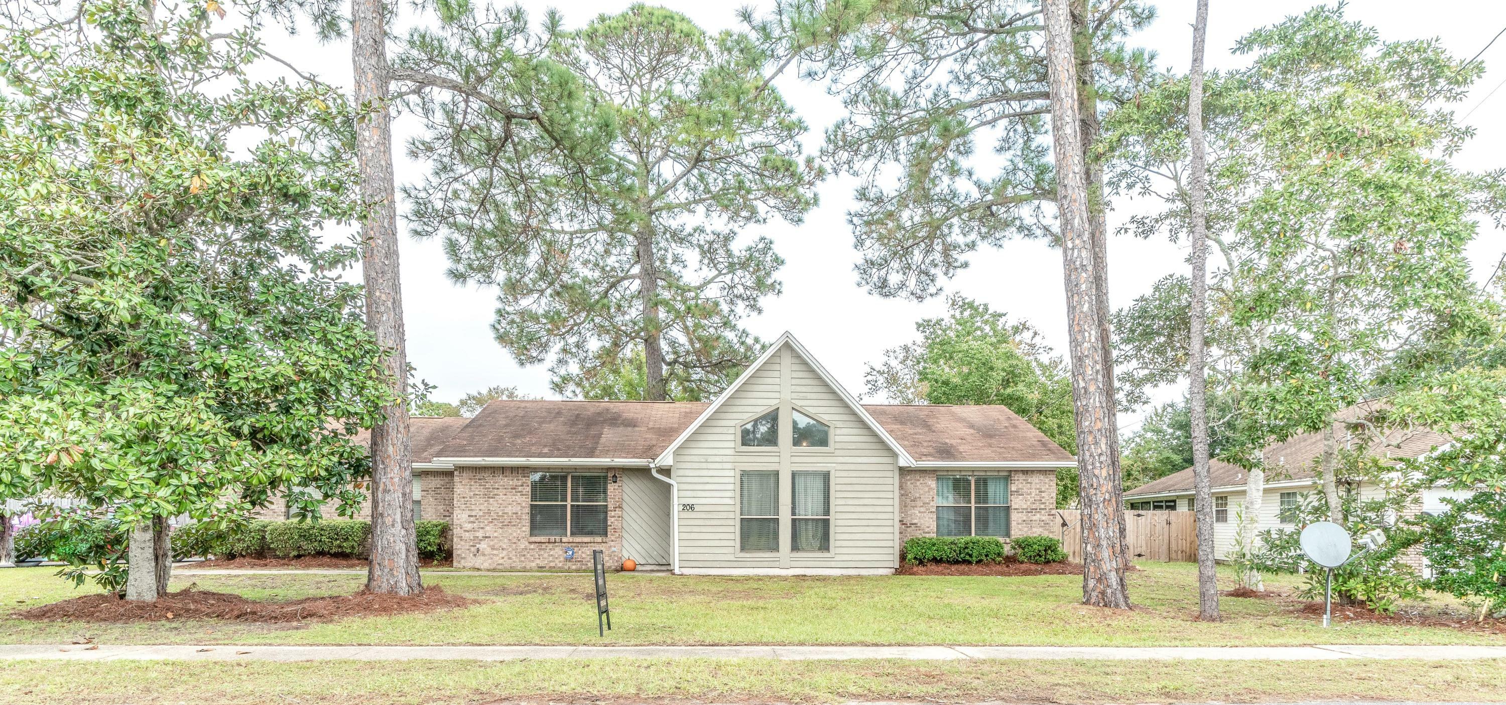 Property Photo:  206 Seville Circle  FL 32569 