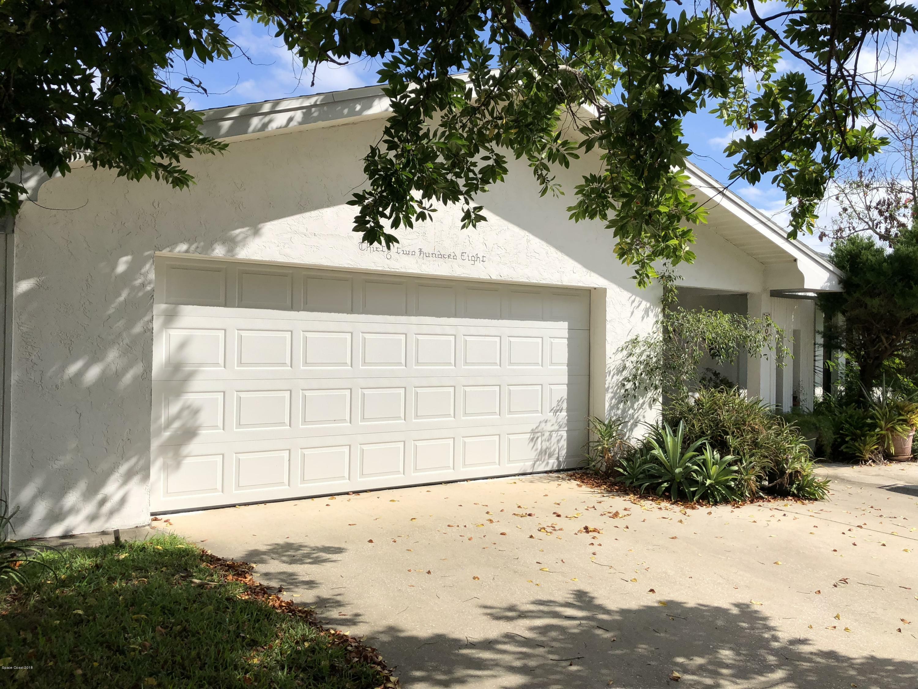 Property Photo:  3208 Nottingham Lane  FL 32926 