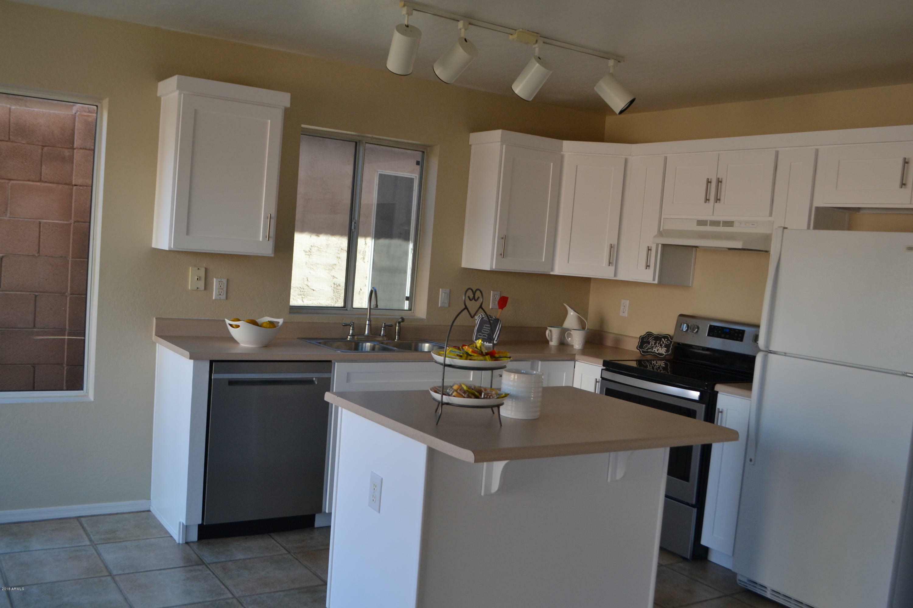 Property Photo:  2221 E Union Hills Drive #163  AZ 85024 