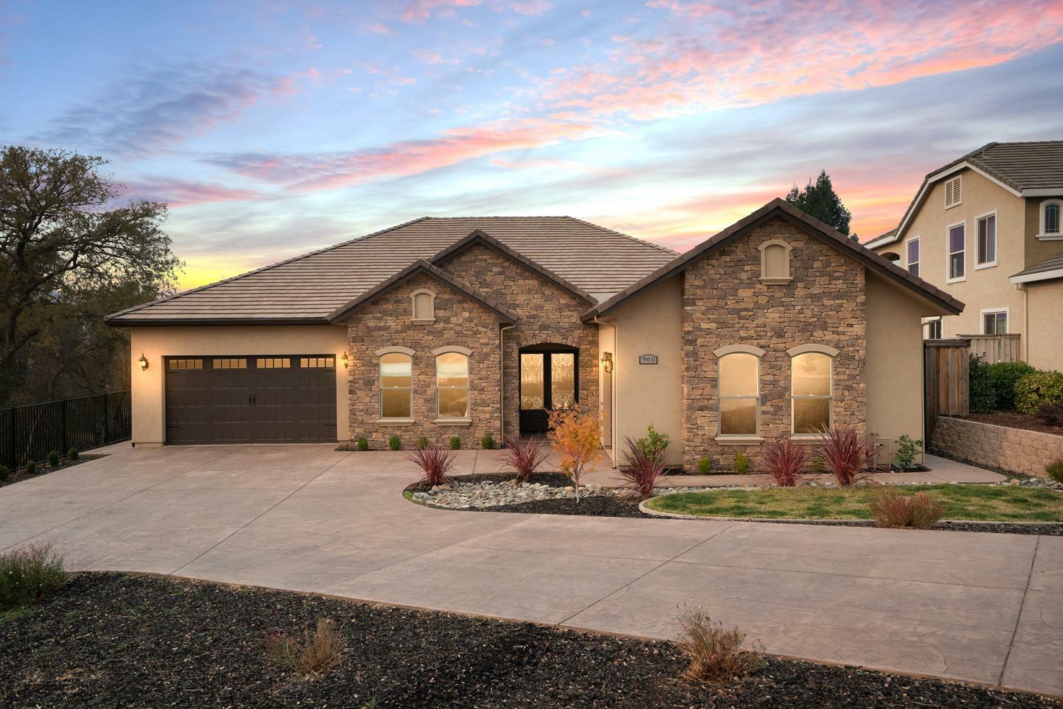 Property Photo: 960 Viewcrest Court CA 95603