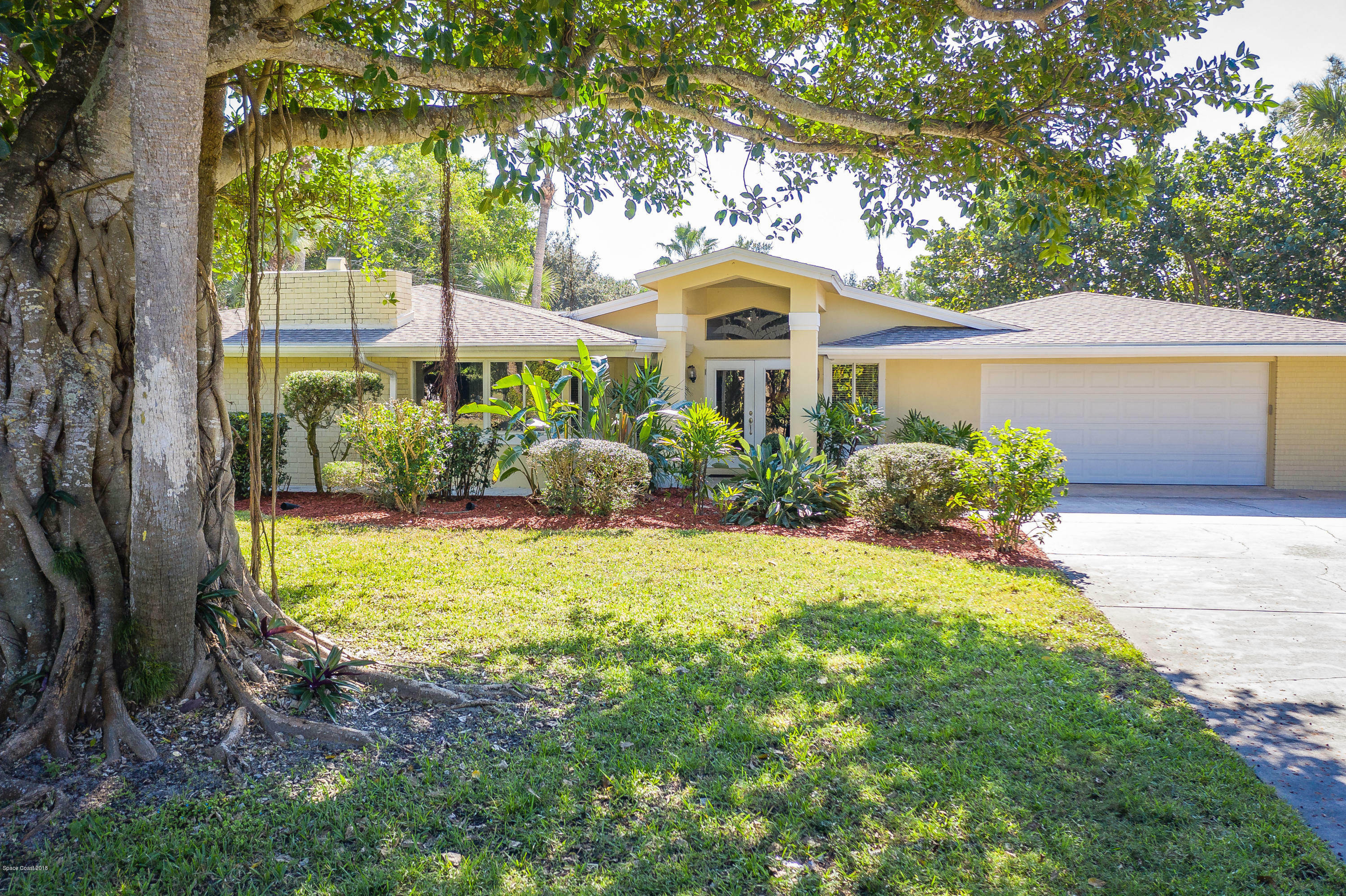 Property Photo:  413 Sunset Boulevard  FL 32951 