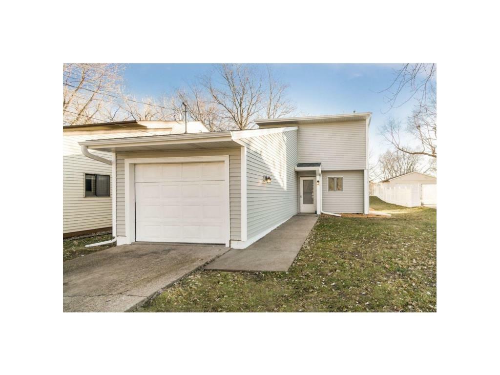 1413 Dixon Street  Des Moines IA 50316 photo