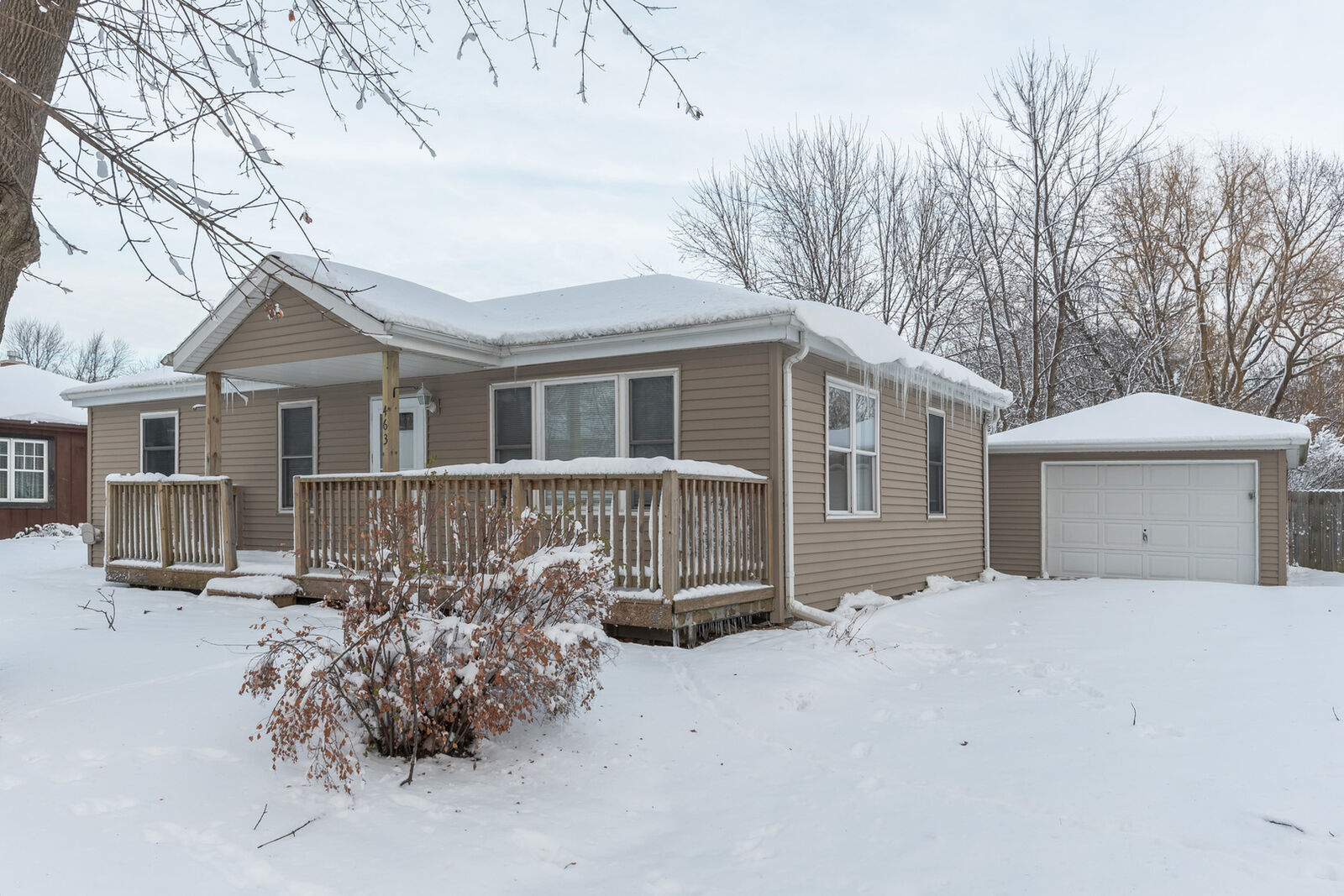 Property Photo:  463 South Warren Avenue  IL 60074 