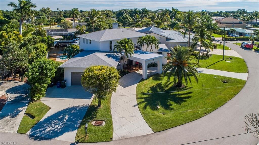 Property Photo: 477 Keenan Ct FL 33919