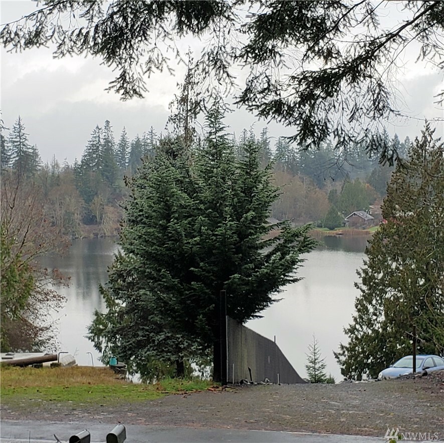 Property Photo:  1651 SE Crescent Dr  WA 98584 