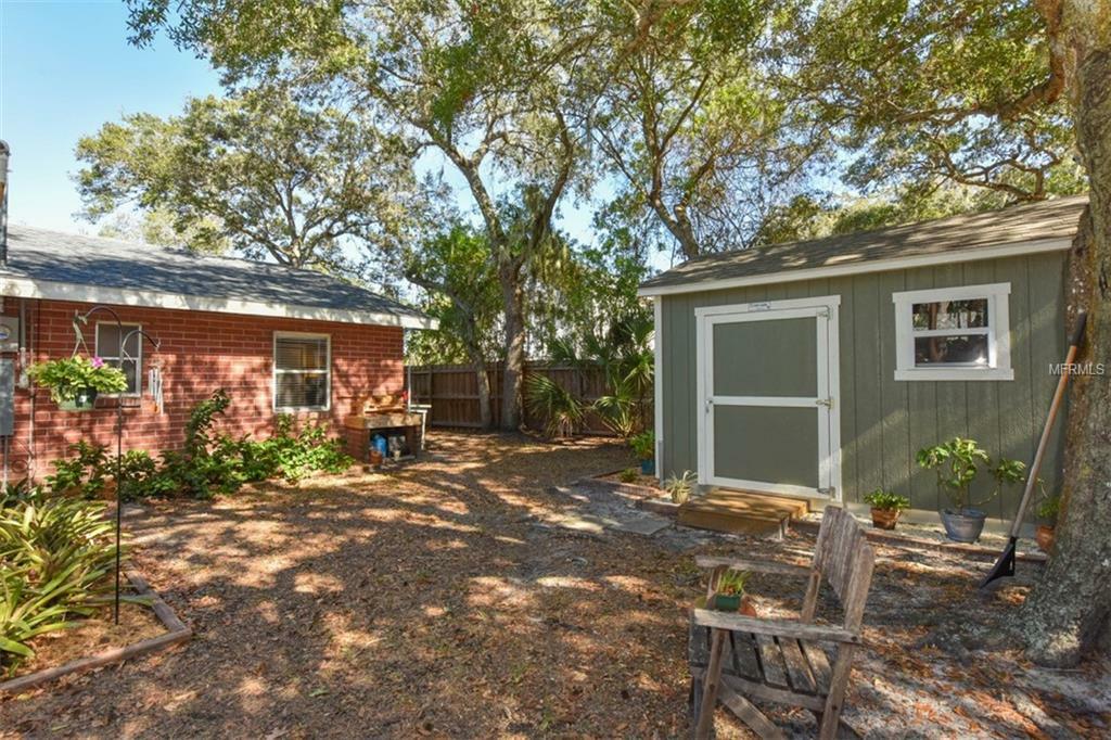 Property Photo:  978 Tennessee Lane  FL 34234 