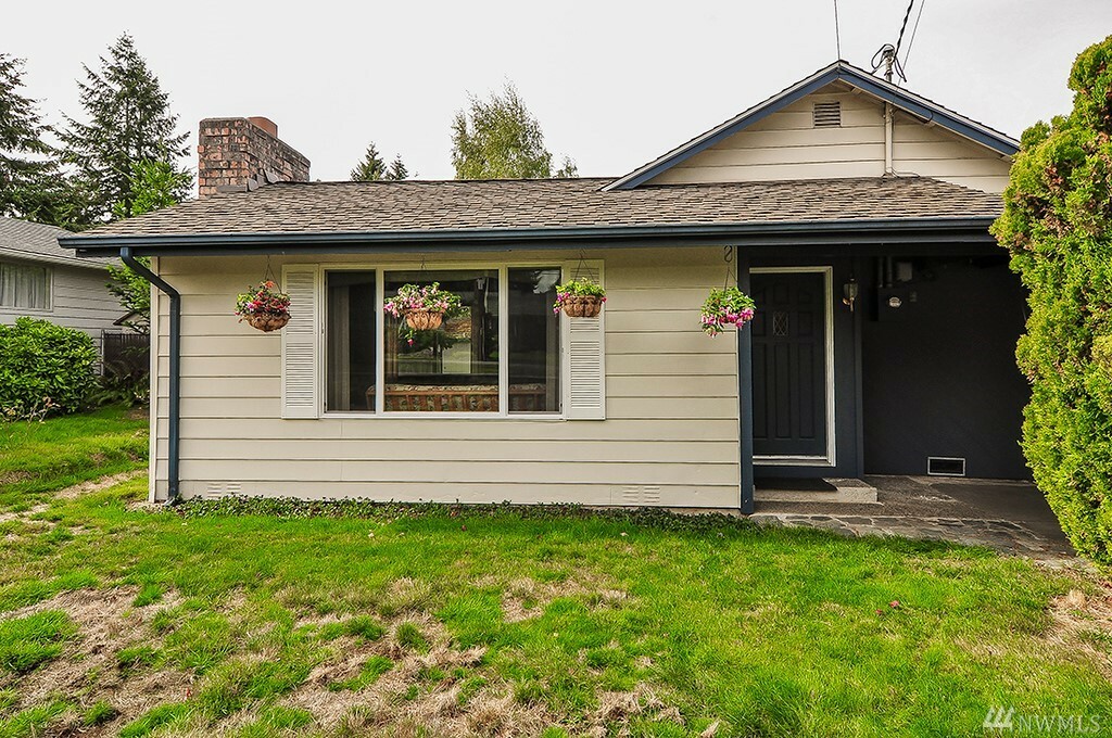 Property Photo:  16813 19th Ave SW  WA 98166 