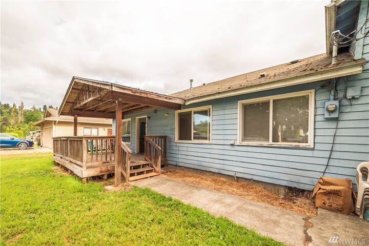 Property Photo: 202 2nd Ave SW WA 98047