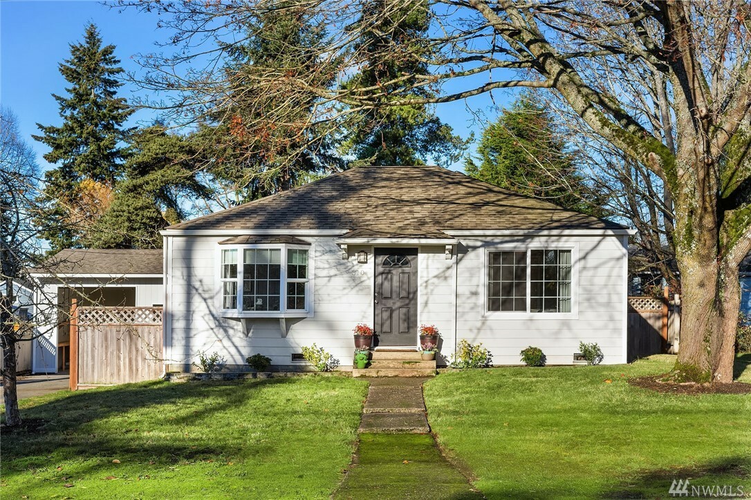 Property Photo:  310 NW 97th St  WA 98117 