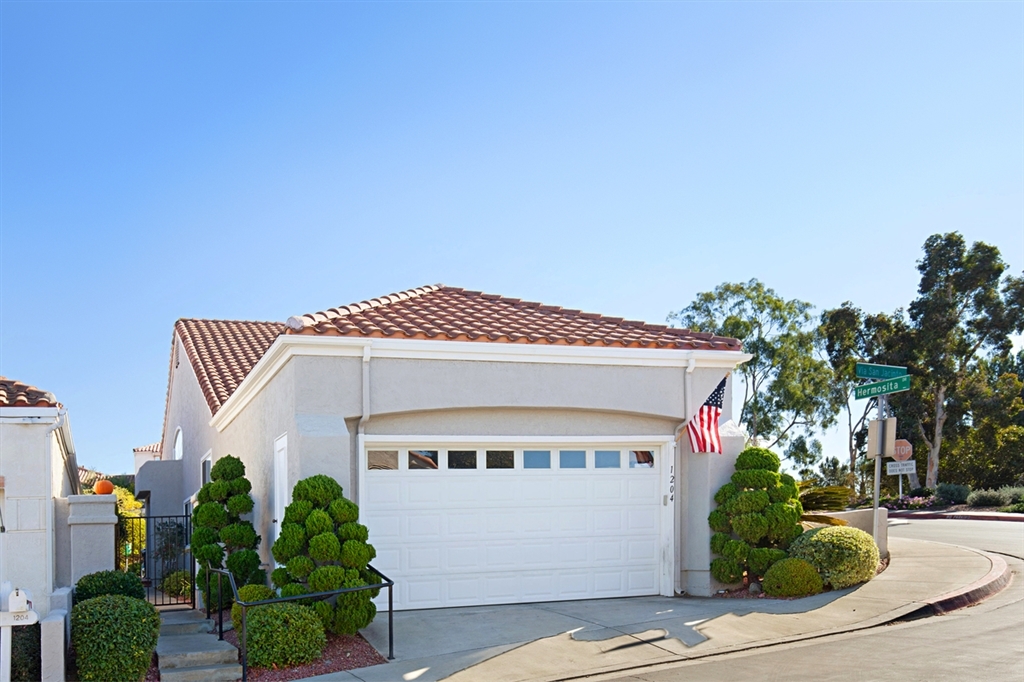 Property Photo: 1204 Via San Jacinto CA 92078