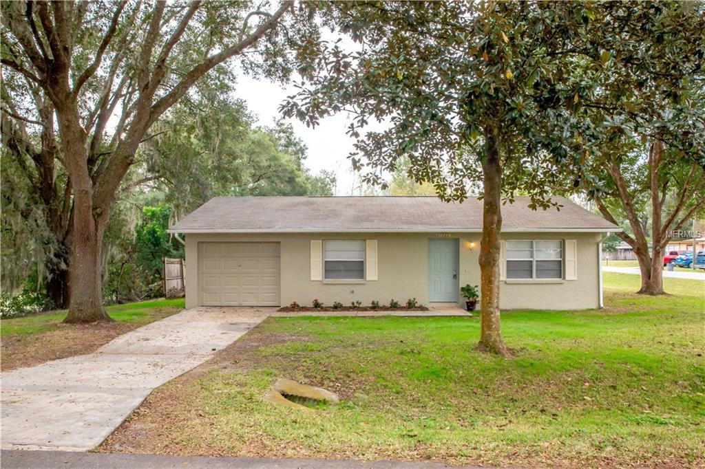 Property Photo:  27260 Thrush Avenue  FL 34602 