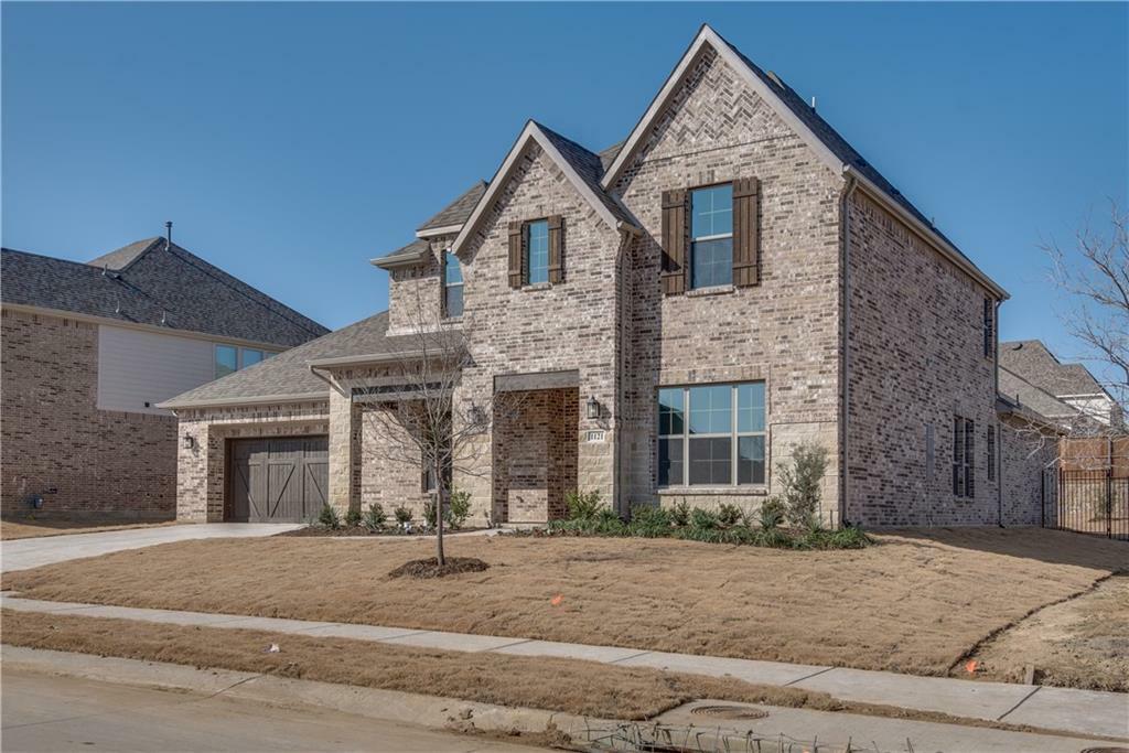 Property Photo: 1121 Lake Hills Trail TX 76262