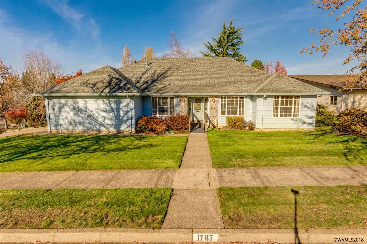 Property Photo:  1767 NE Hoffman Dr  OR 97128 