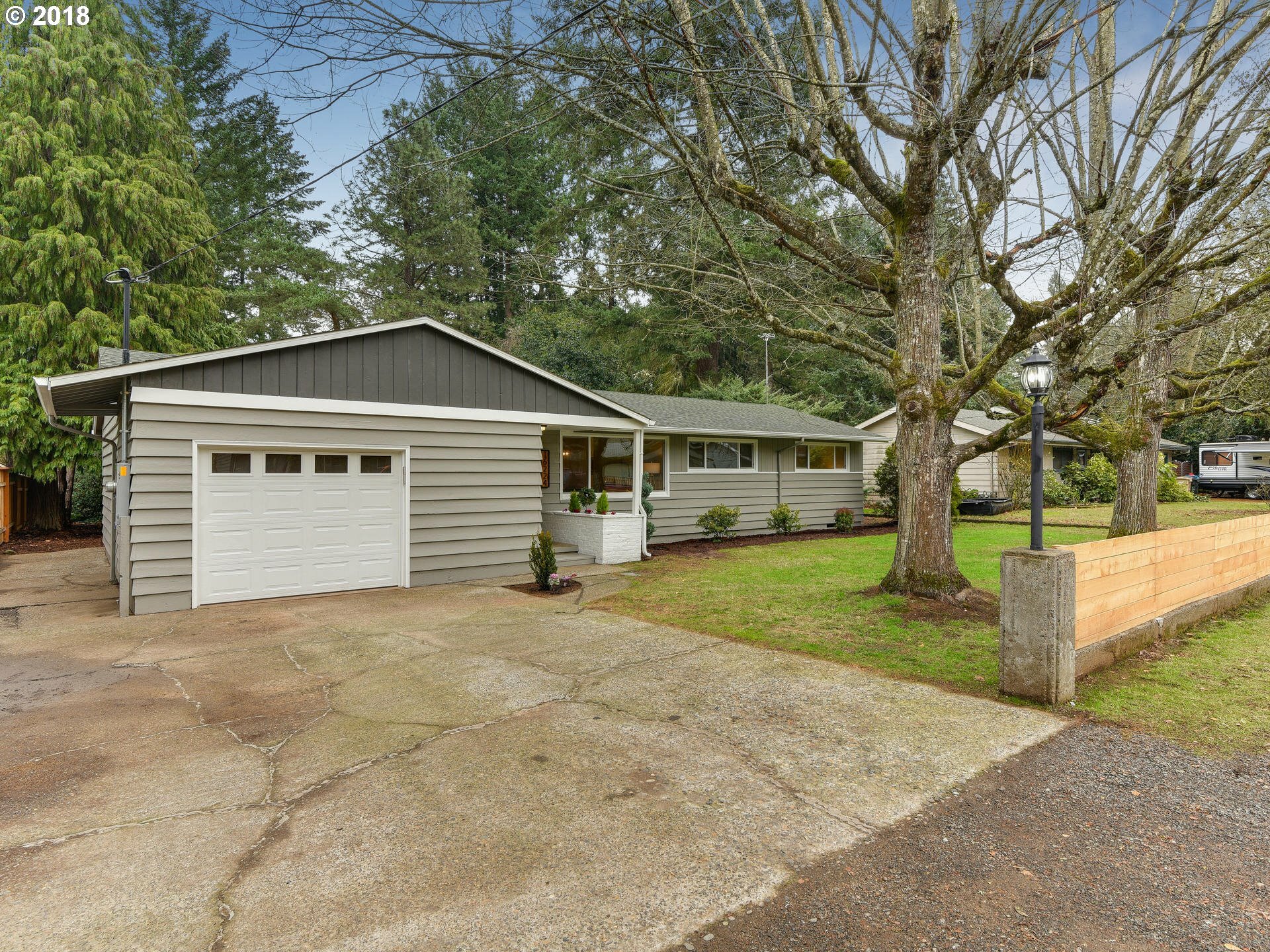 Property Photo:  16224 Lake Forest Blvd  OR 97035 