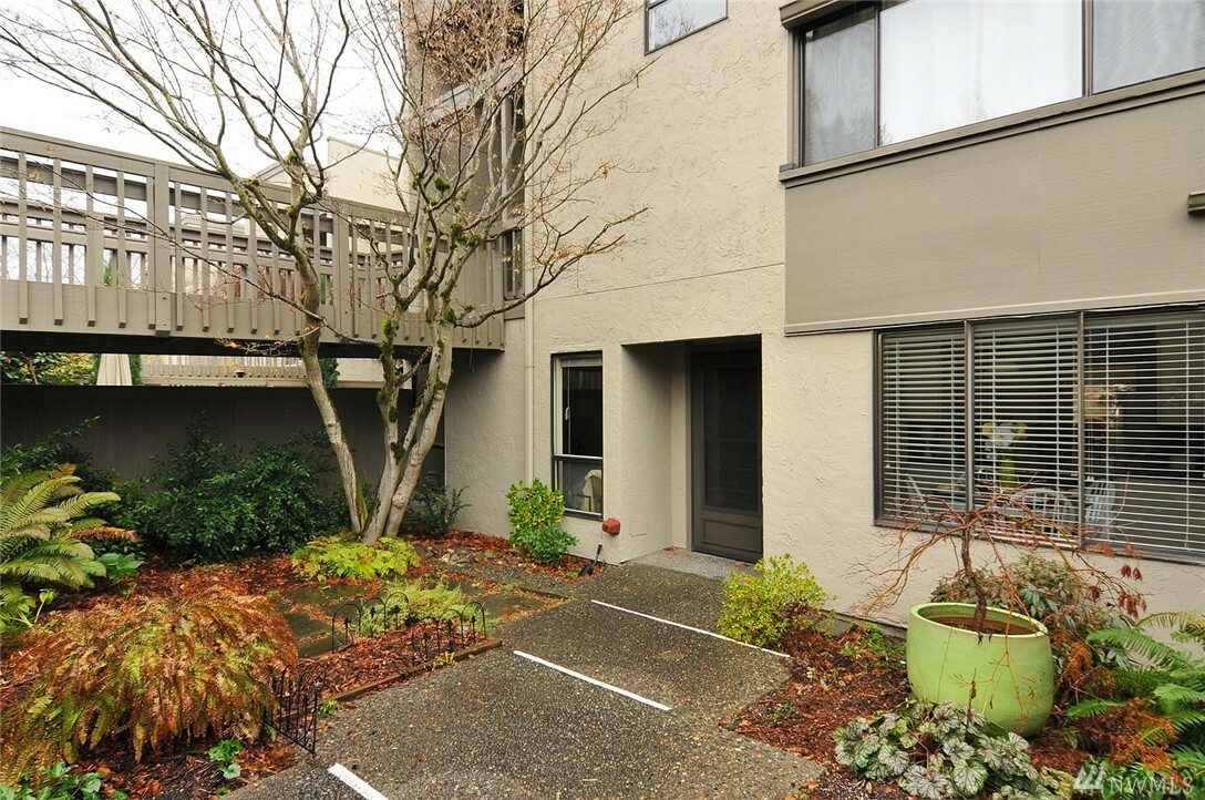 6536 Park Point Lane NE  Seattle WA 98115 photo