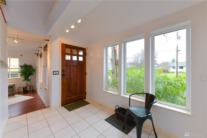 Property Photo:  1513 13th St  WA 98221 