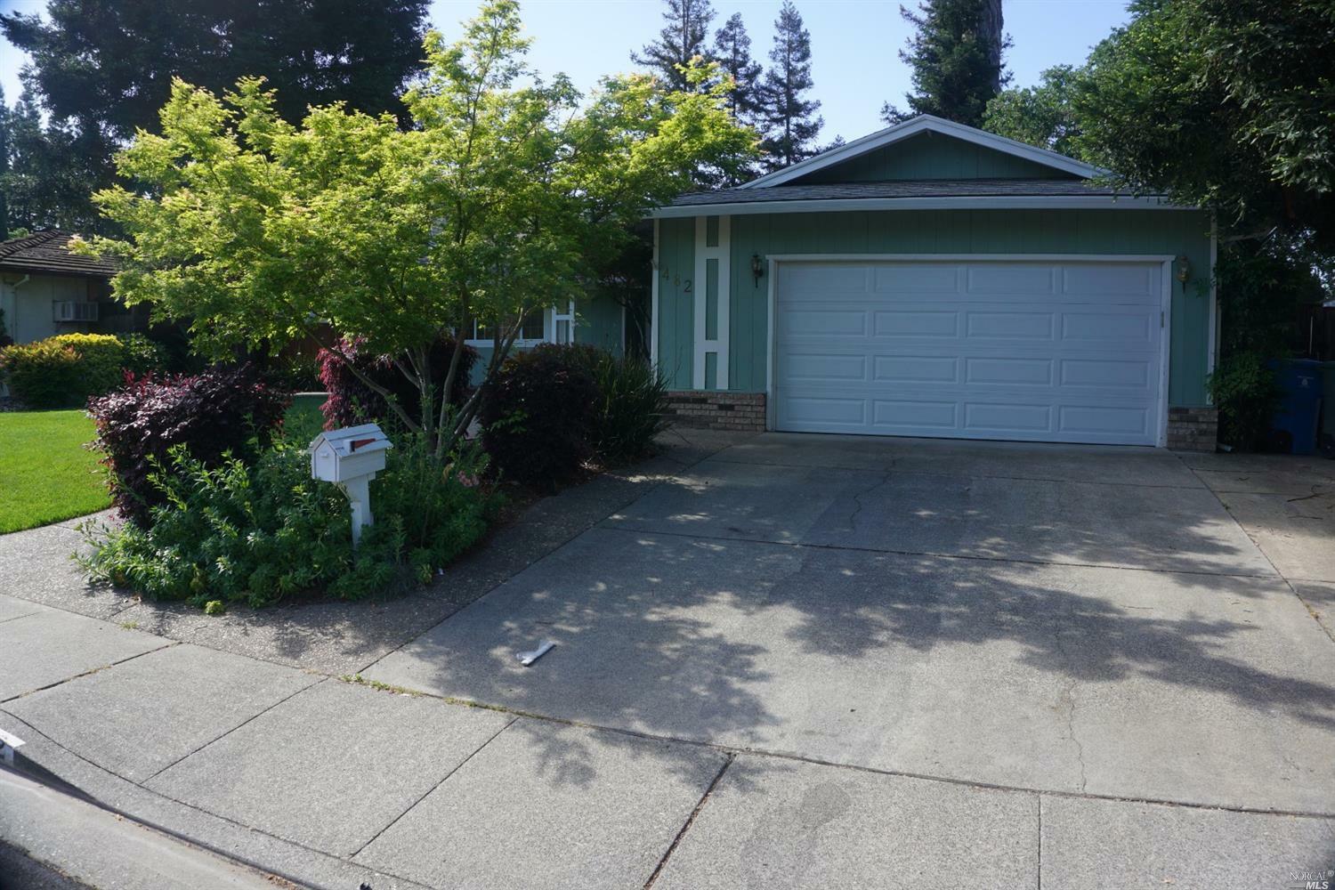 Property Photo: 482 Crestview Drive CA 95688