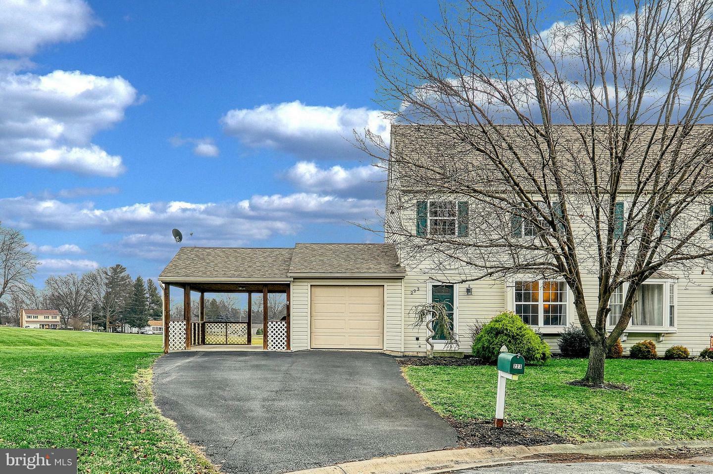 Property Photo: 223 Grandview Circle PA 17552