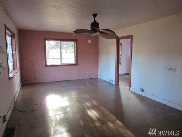 Property Photo:  3230 NW Cascade Ave  WA 98802 