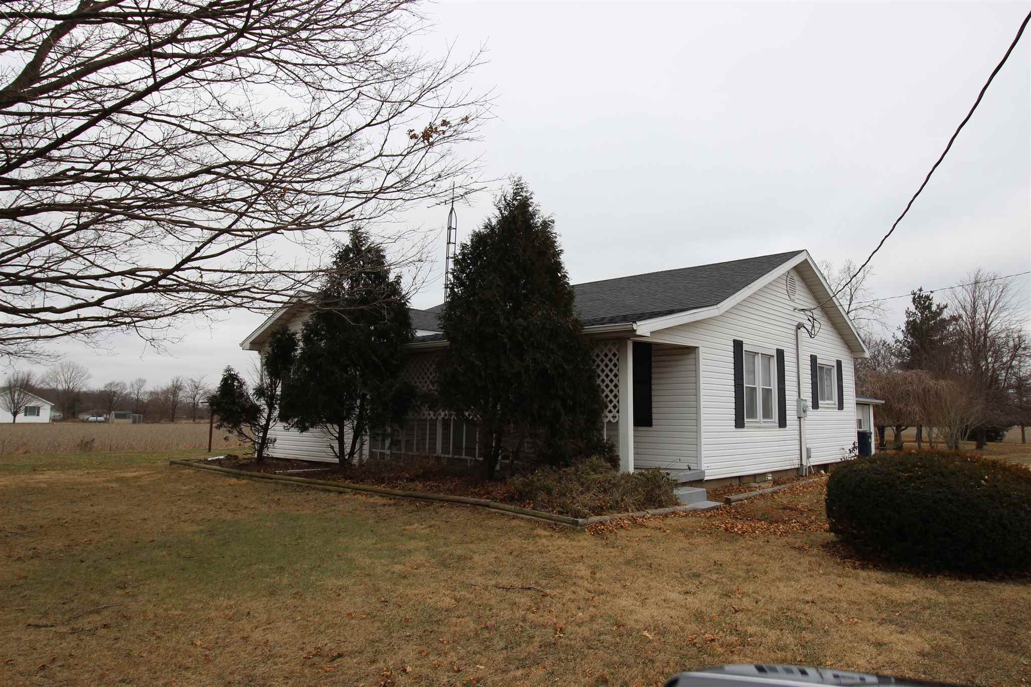 Property Photo:  520 W County Road 400 S  IN 47362-9613 