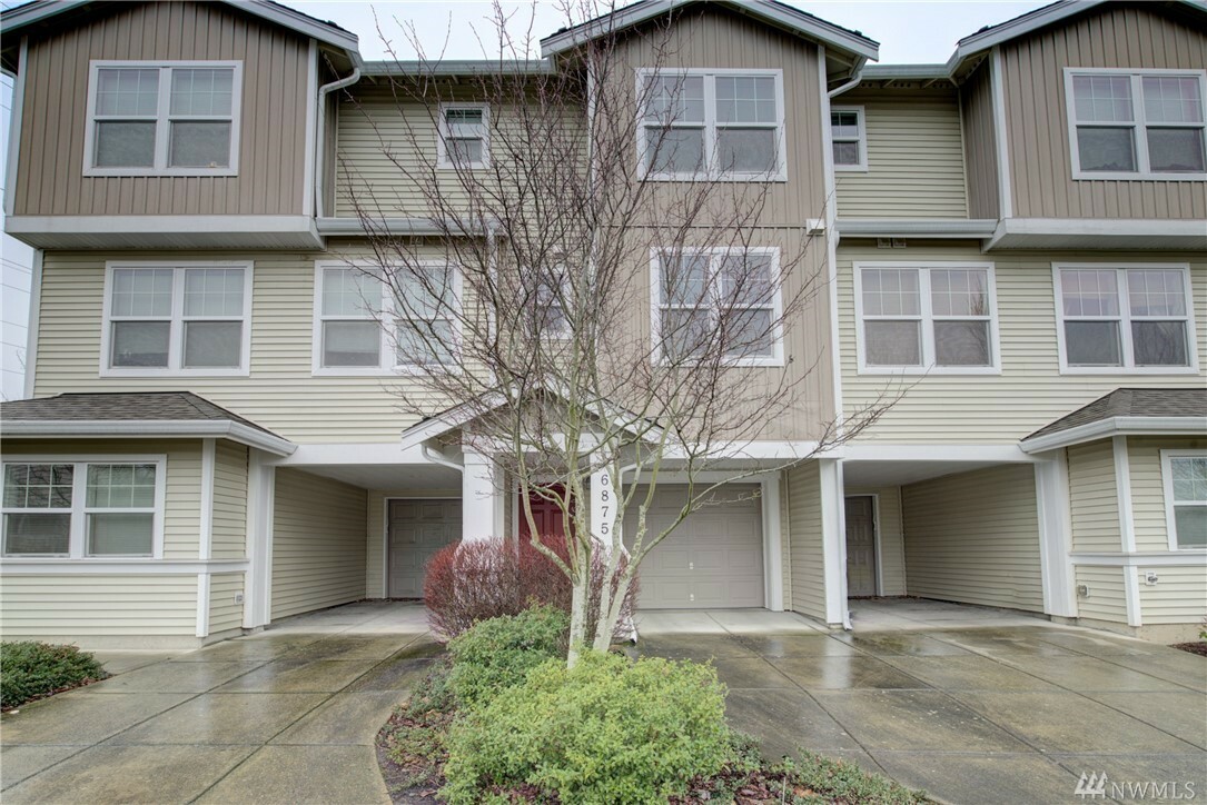 Property Photo:  6875 Holly Park Dr S 2  WA 98118 