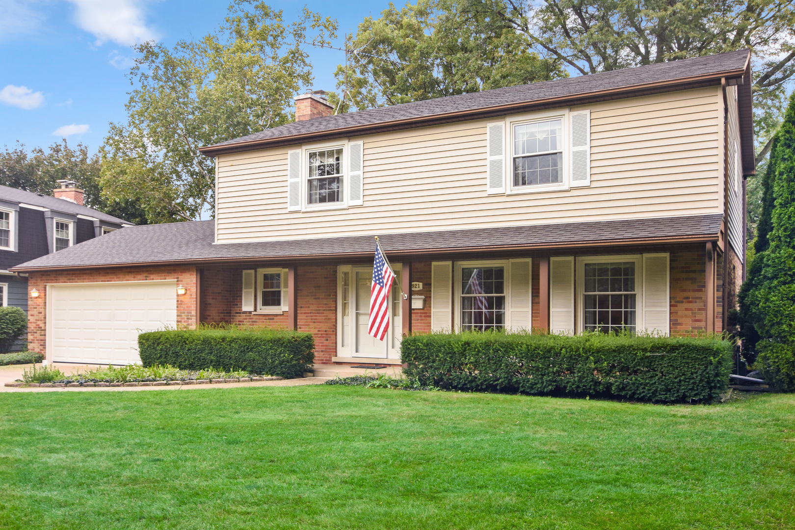 Property Photo: 921 North Ventura Drive IL 60074