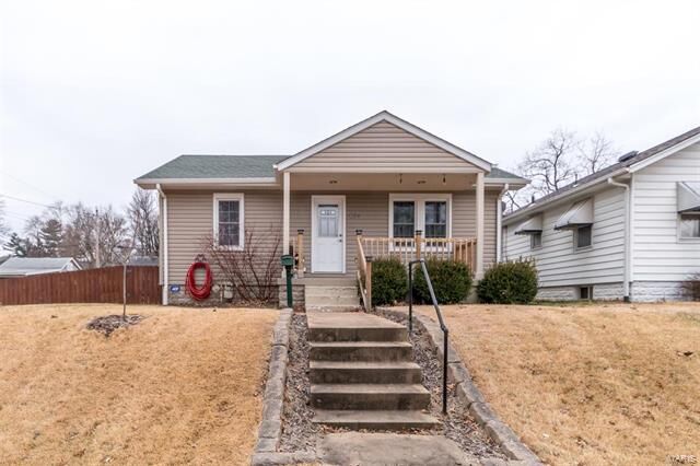 Property Photo:  624 Wabash Avenue   62220 