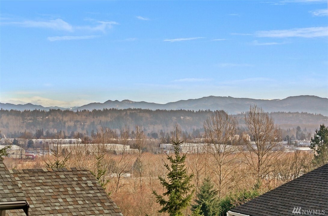 Property Photo:  1021 R St NW  WA 98001 