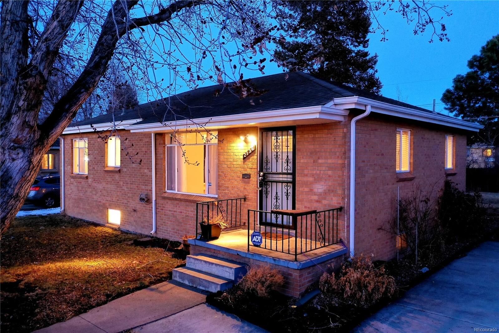 Property Photo:  2136 South Zenobia Street  CO 80219 