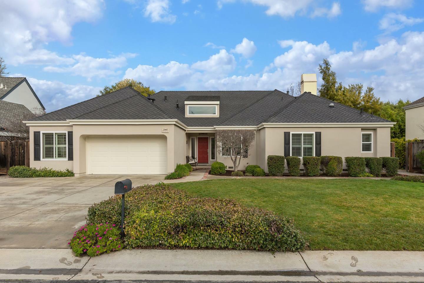 Property Photo:  1545 Montebello Oaks Court  CA 94024 