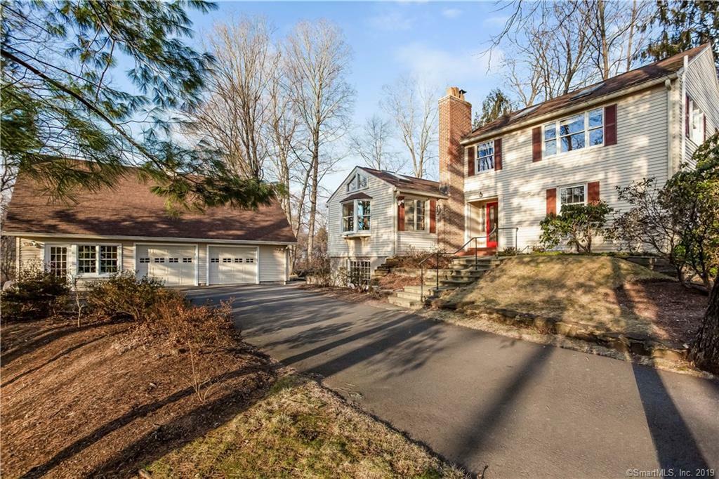 158/162 Tunxis Road  West Hartford CT 06107 photo