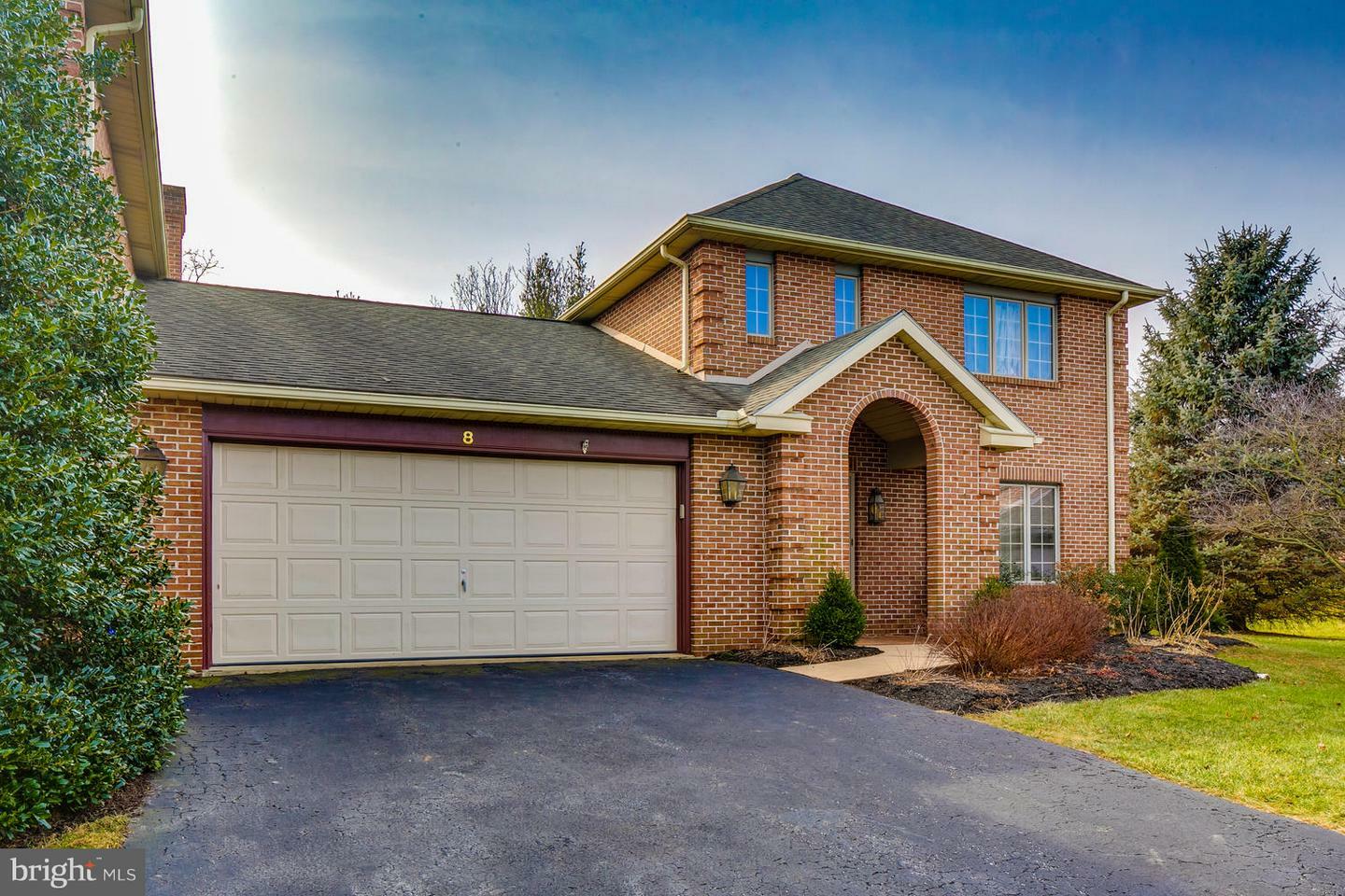 Property Photo: 8 Golden Court PA 17033