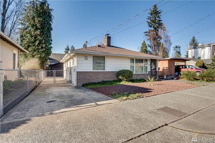 Property Photo: 6827 25th Ave NE WA 98115