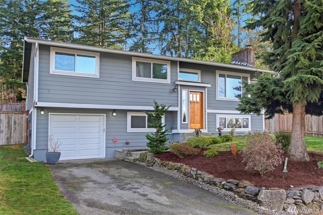 Property Photo: 9210 166th Place NE WA 98052