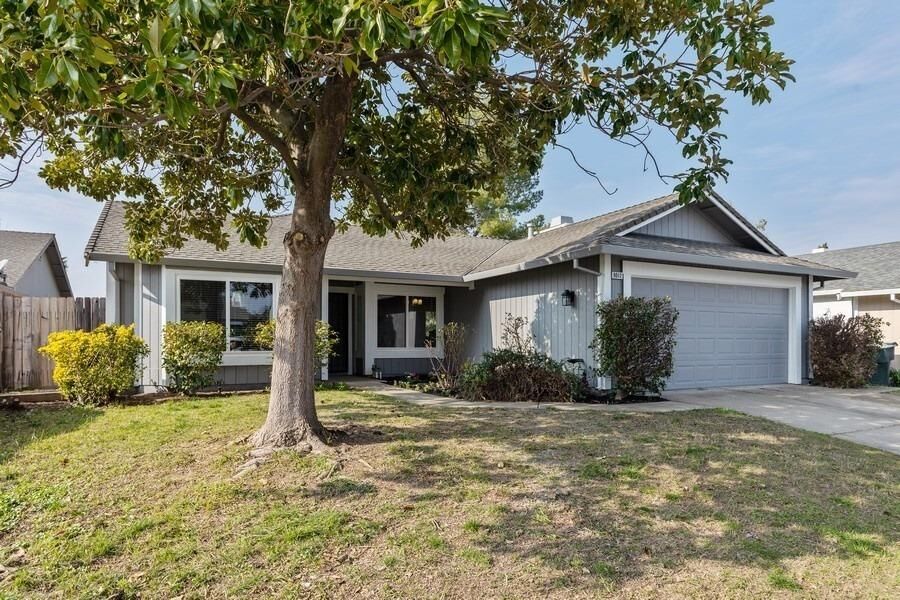 Property Photo:  8012 Brightside Court  CA 95828 