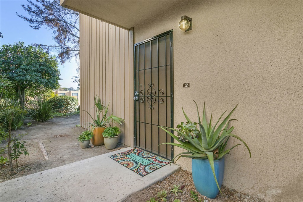 Property Photo:  5700 Baltimore Dr 225  CA 91942 