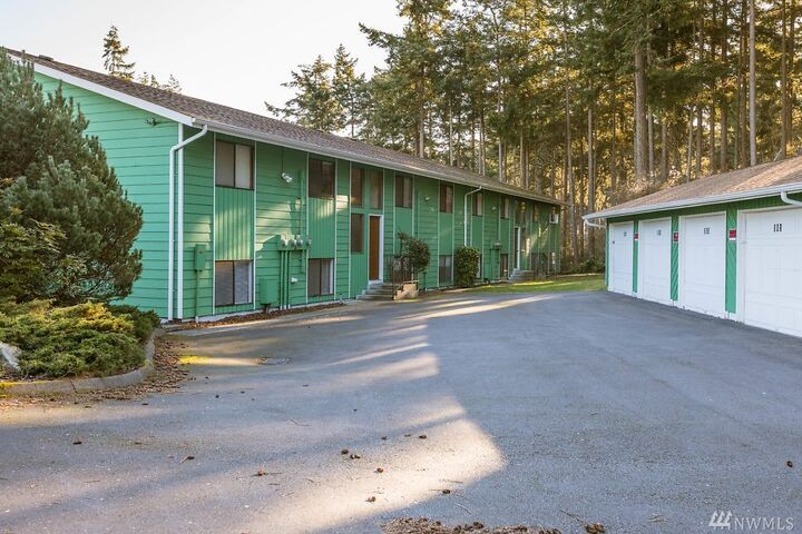 645 NW Atalanta Wy 101  Oak Harbor WA 98277 photo