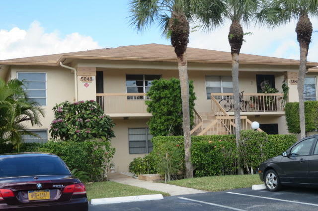 Property Photo: 5849 Areca Palm Court B FL 33484