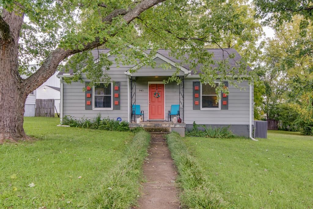 Property Photo:  945 Chickasaw Ave  TN 37207 