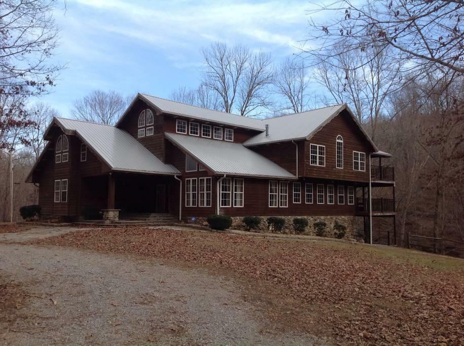 Property Photo:  650 Salem Rd  TN 37033 