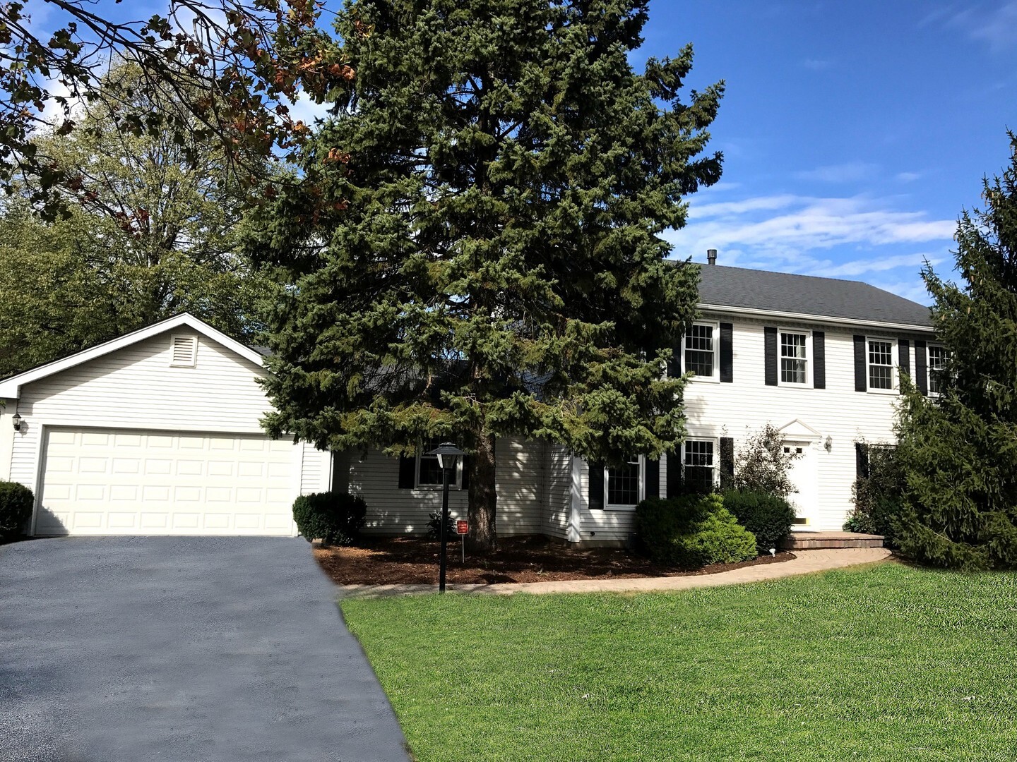 Property Photo: 18W736 Oak Brook Road IL 60523
