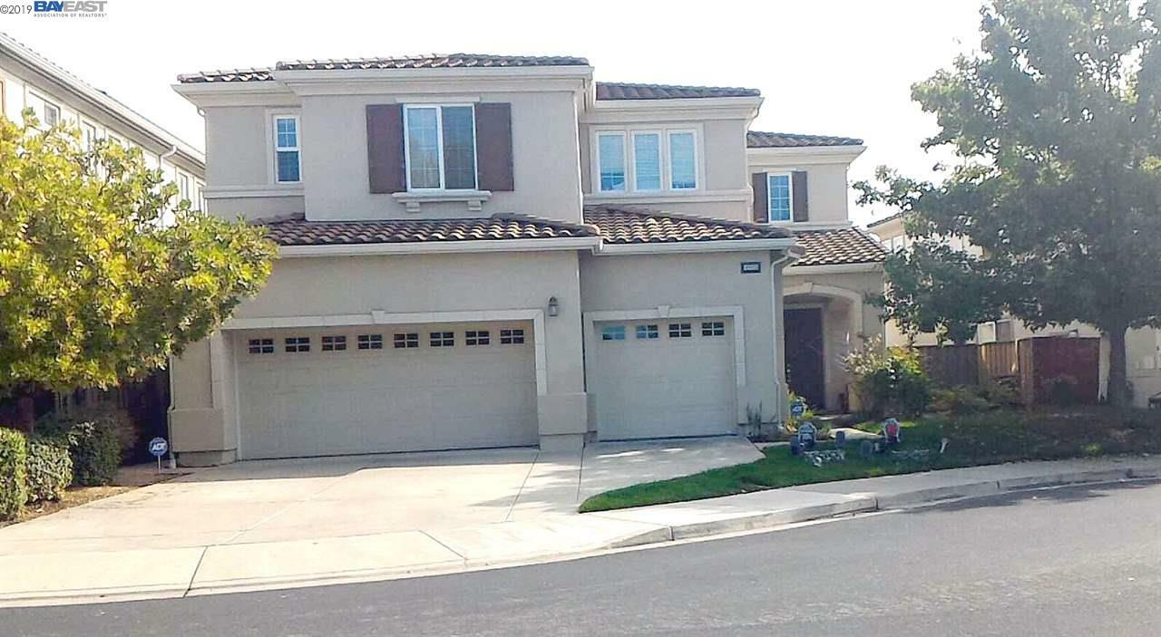 Property Photo:  4923 Grayhawk Ct  CA 94568 