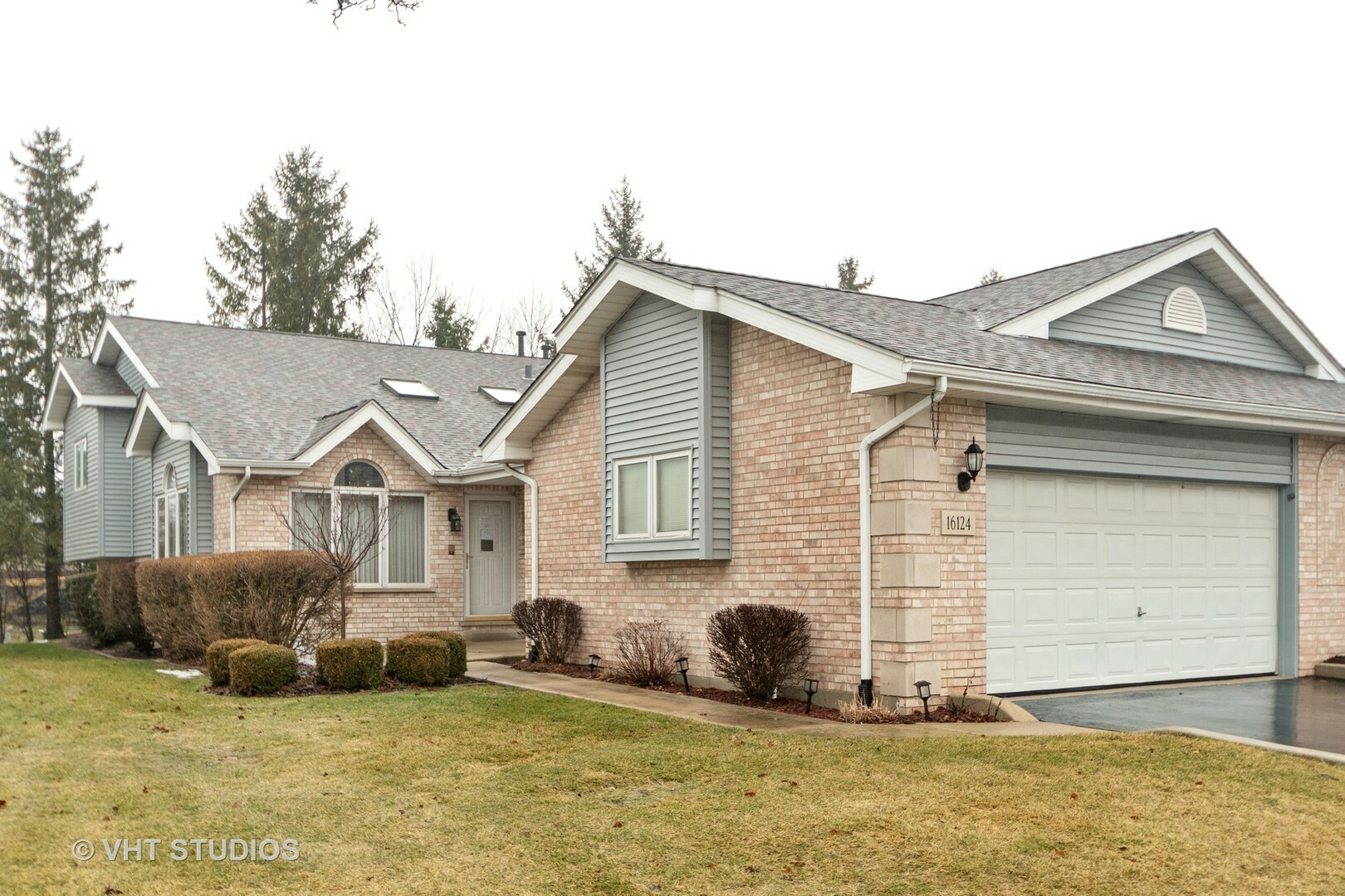 Property Photo:  16124 Lake Villa Avenue  IL 60477 