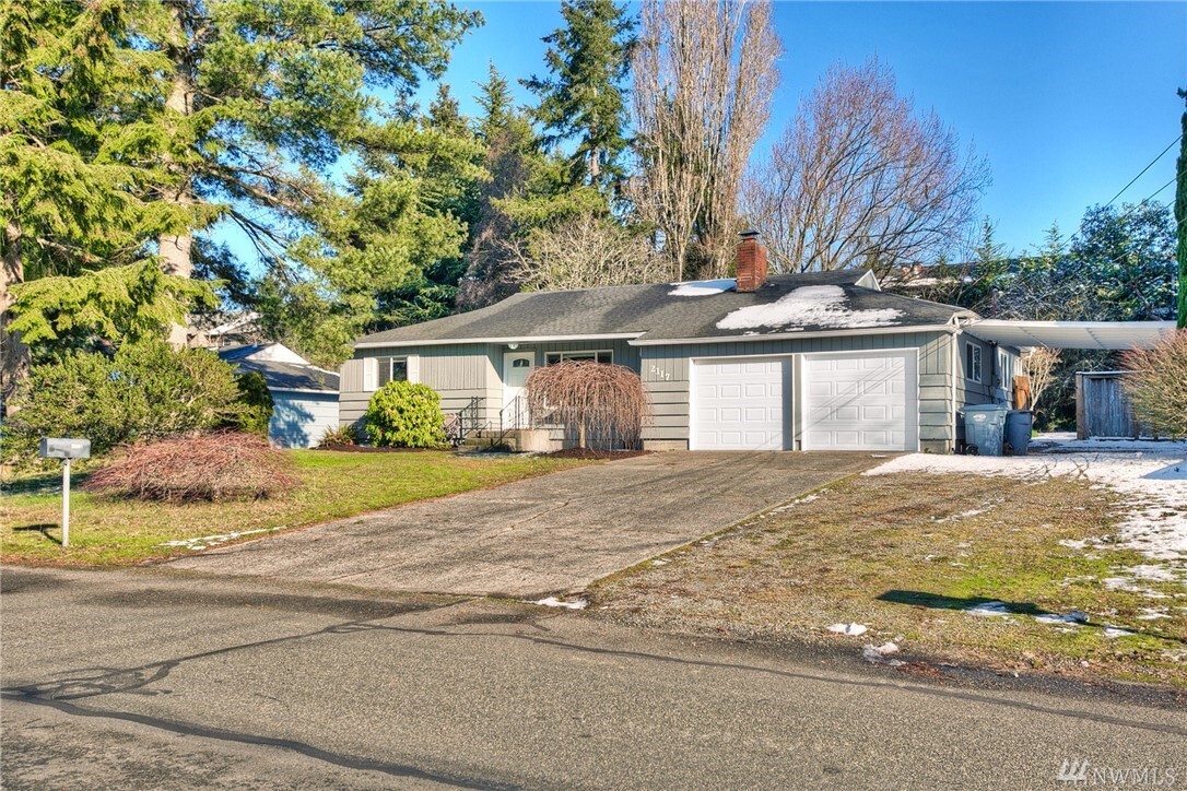 Property Photo: 2117 Cascade Place W WA 98466